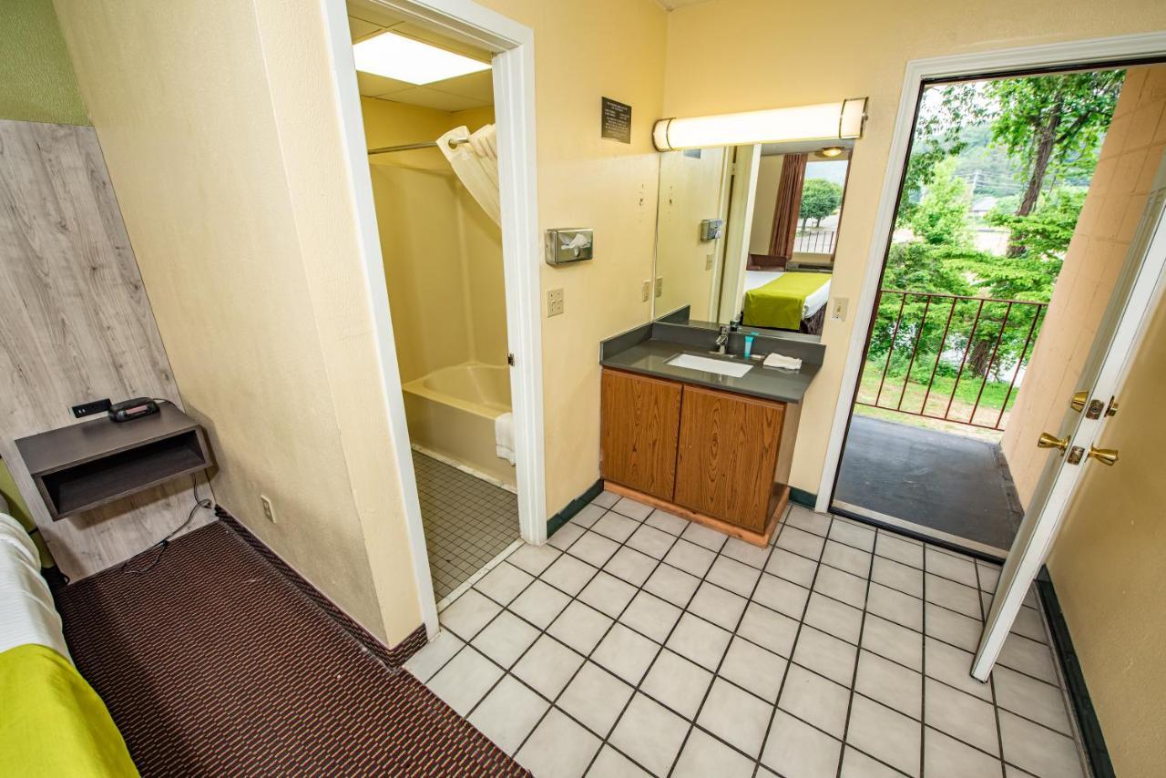 River Place Inn Pigeon Forge Extérieur photo