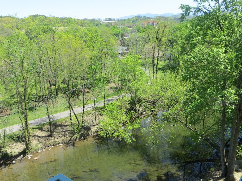 River Place Inn Pigeon Forge Extérieur photo